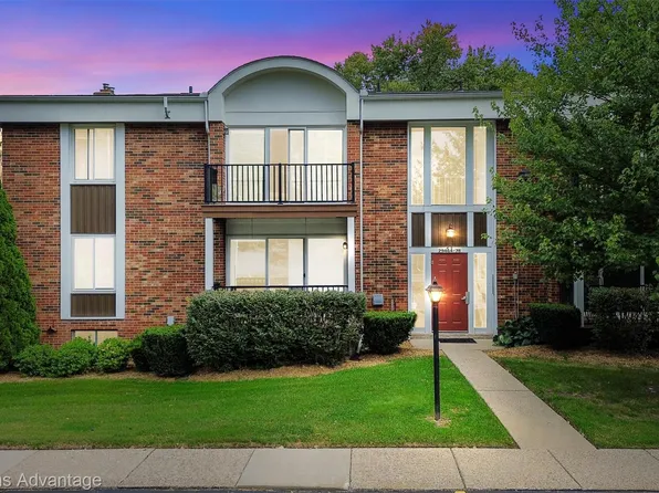 29464 Bobrich St #49, Livonia, MI 48152