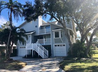 2058 N Pointe Alexis Dr, Tarpon Springs, FL 34689