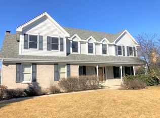 25W660 Prairie Rose Cir, Carol Stream, IL 60188