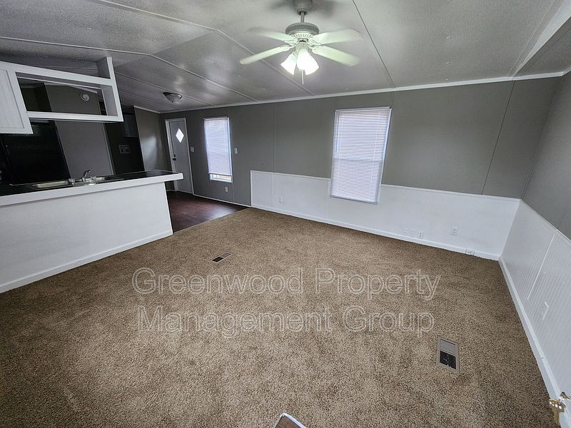 1st image of 132 W Sourwood Dr