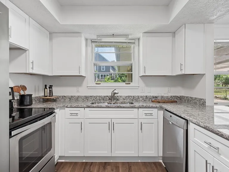 410 Annex Ave — Photo 3