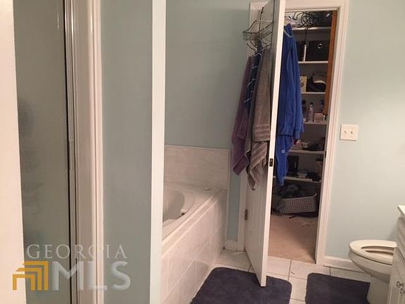 5th image of 1118B Southbend Dr #B