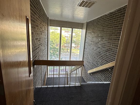 5th image of 18051 Lakeshore Blvd #301