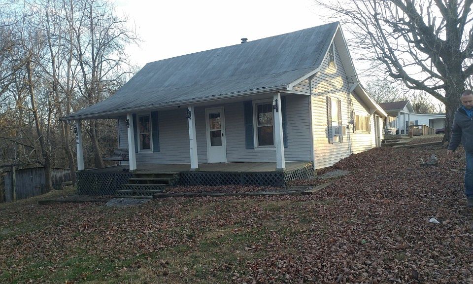 1st image of 212 Carder St