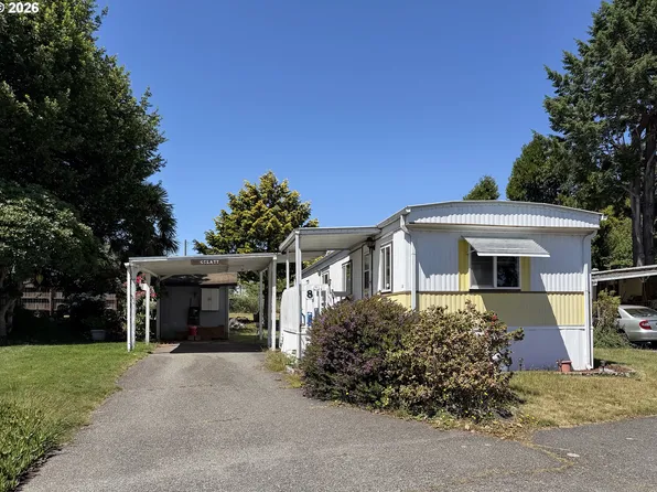 16131 W Hoffeldt Ln Space 8, Brookings, OR 97415