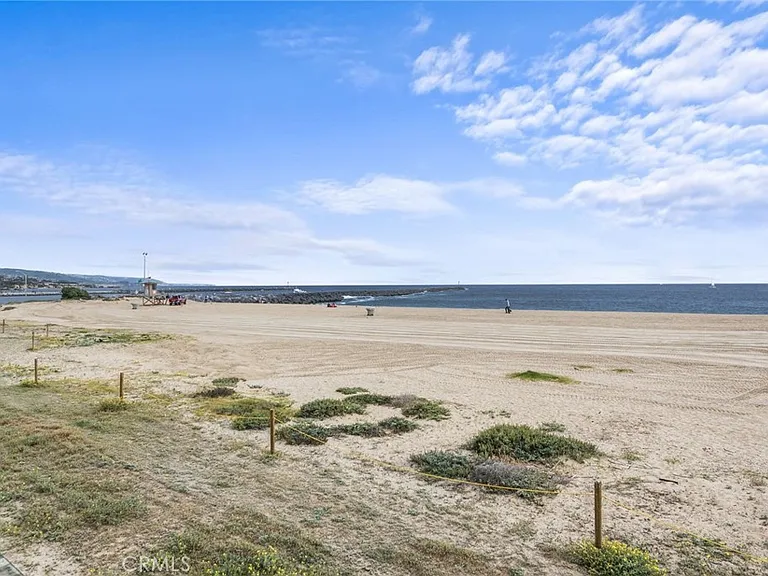 2148 E Oceanfront — Photo 39