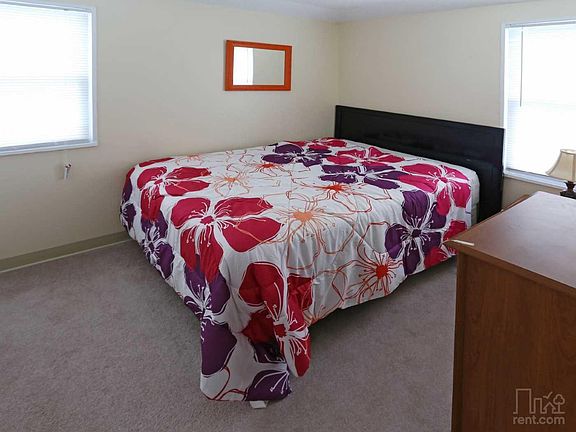 2nd image of 4825 University Ct