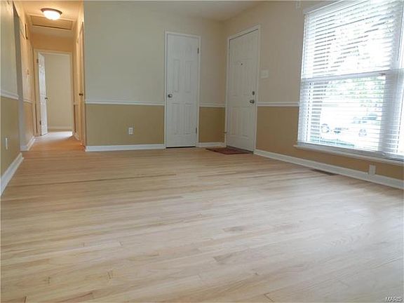 2nd image of 455 Versailles Dr
