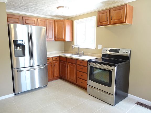 New Kitchen w/ SS apps