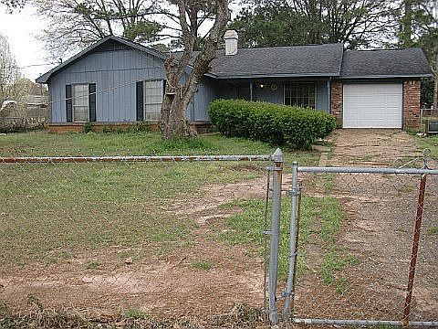 1st image of 2561 Meadowview Dr