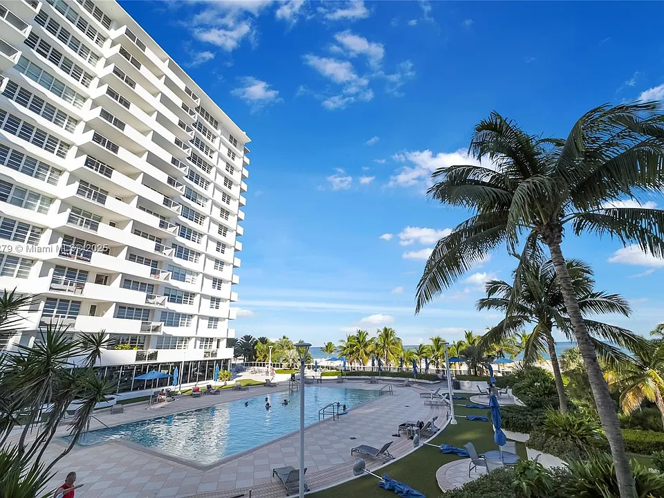 100 Lincoln Rd #315