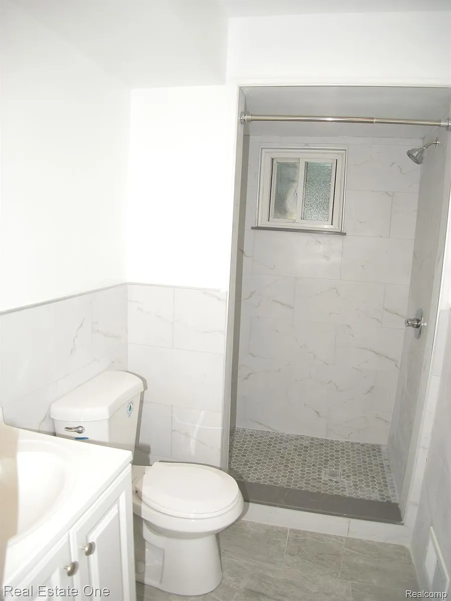 Building Photo - 4200 Echo Dr