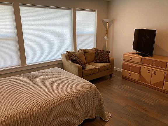 2nd image of 707 E 19th St #3