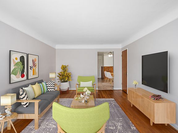 3rd image of 3016 Parkview Ave #2