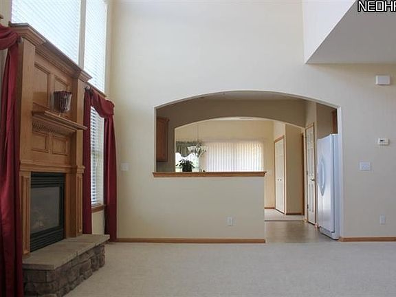 2nd image of 292 Lakewick Ln