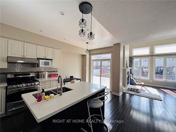 5th image of 105 Nutting Cres