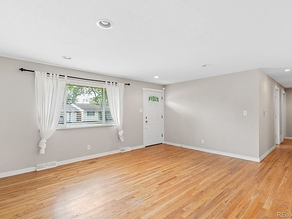 3rd image of 5077 Keenland Ct