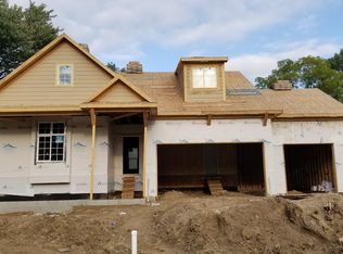 785 Driftwood Ave, Rochester Hills, MI 48307