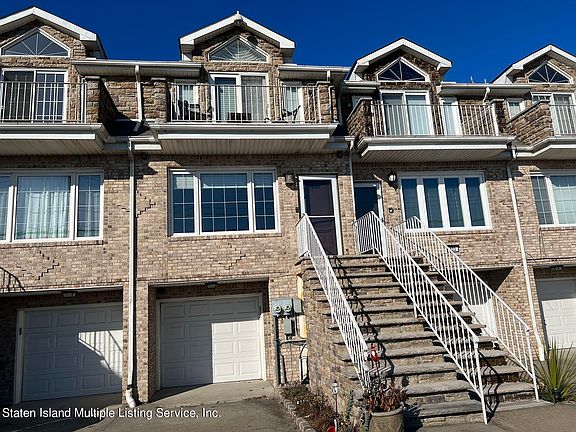 2nd image of 425 Father Capodanno Blvd