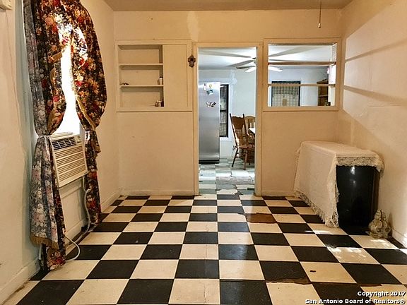 5th image of 3419 Morales St