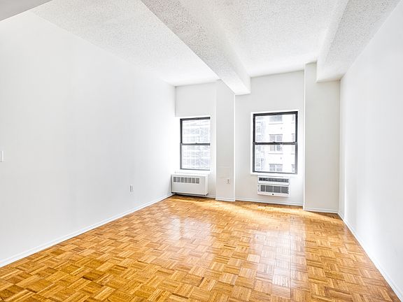 4th image of 360 W 34th St APT 14B