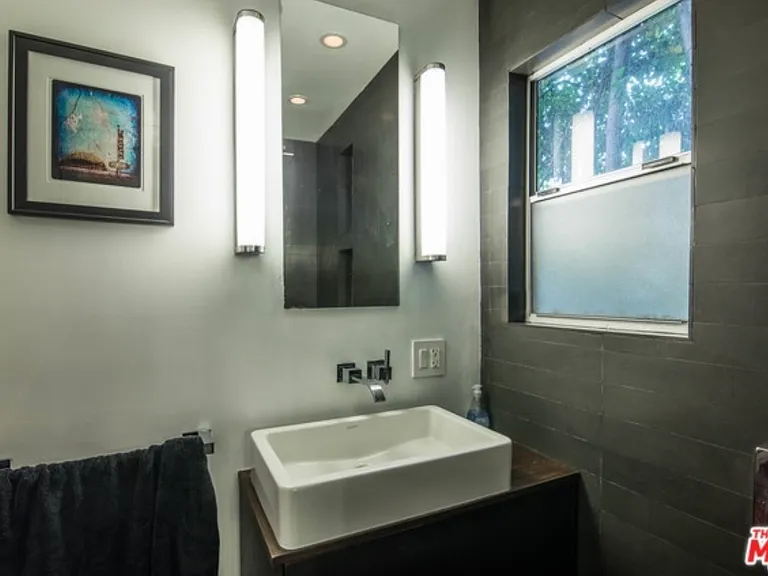 1233 N Laurel Ave #110 — Photo 18