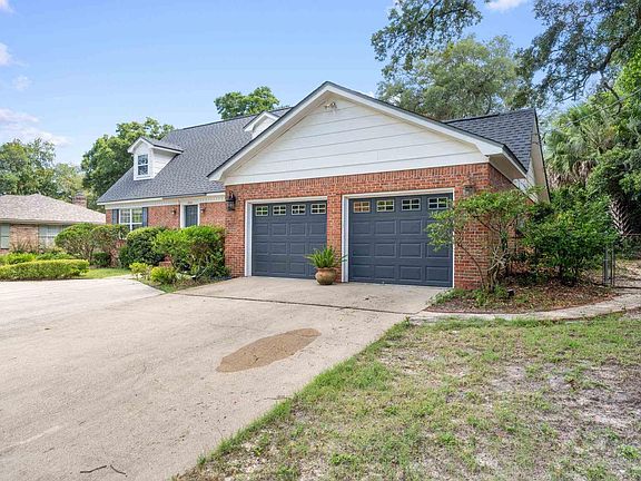 2nd image of 2900 Bayou Blvd