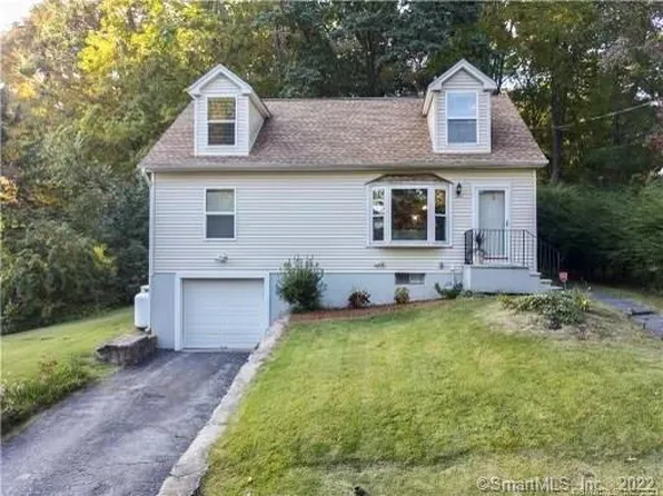 120 Mason Ave, Waterbury, CT 06708