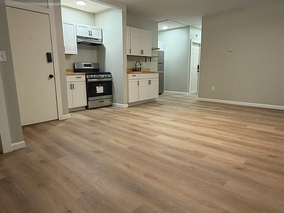 164 Grove St #1S