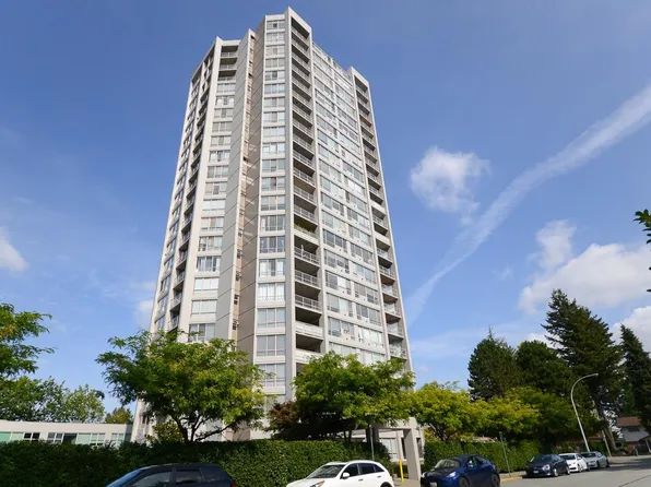 14881 103a Ave #702, Surrey, BC V3R 0M5