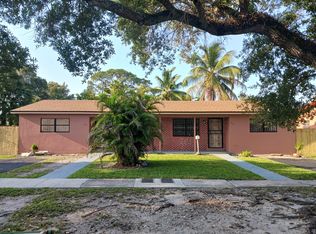 562 NE 143rd St, Miami, FL 33161
