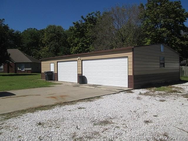 2nd image of 213 Prairie Meadow Cir