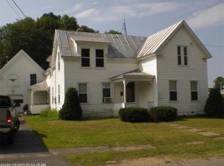 9 Heald St, Madison, ME 04950