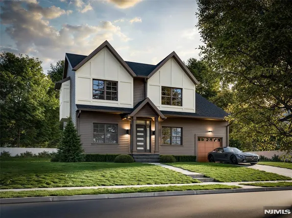 1099 Rosse Ave, New Milford, NJ 07646