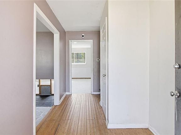 4th image of 2459 Rockknoll Dr
