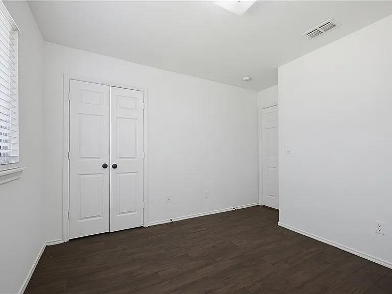 7846 Calgary Dr — Photo 8