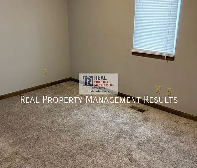 150 W Sycamore St #156 — Photo 7