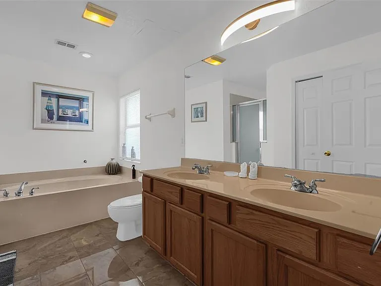 204 Gleneagles Dr — Photo 17