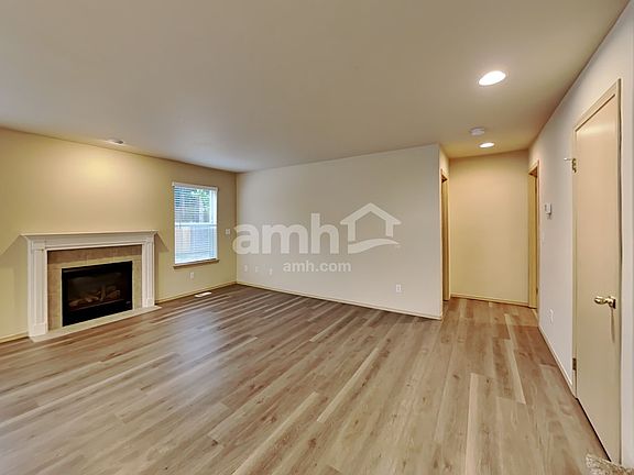 5th image of 20507 193rd Ave E