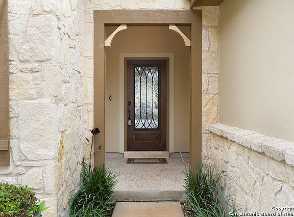 2nd image of 9422 Holly Pl
