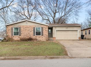 1005 E Mcclernon Street, Springfield, MO 65803