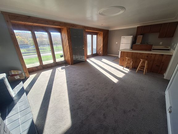 3rd image of 800 W Wood St #B