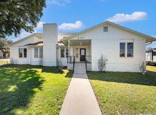 211 Susie Dr, Canyon Lake, TX 78133