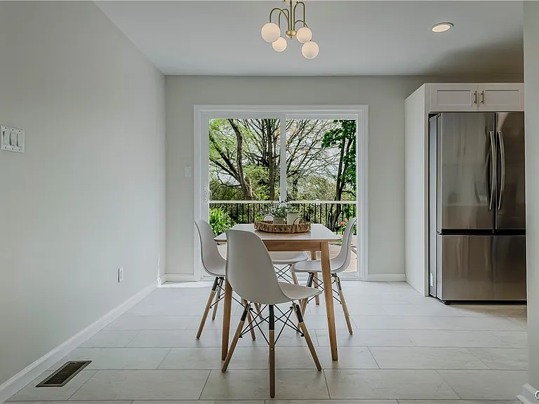 8 Terrace Hill Dr — Photo 18
