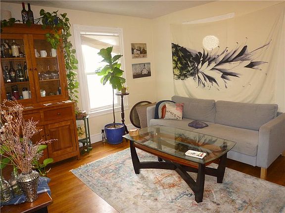 5th image of 39 Charnwood Rd APT 3