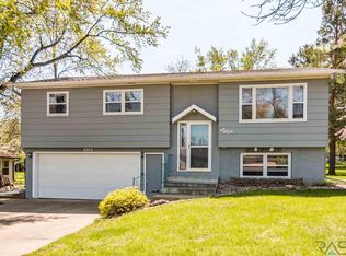 4305 E 20th St, Sioux Falls, SD 57103
