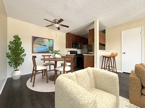 Villa Tarzana Apartment Homes Photo 1