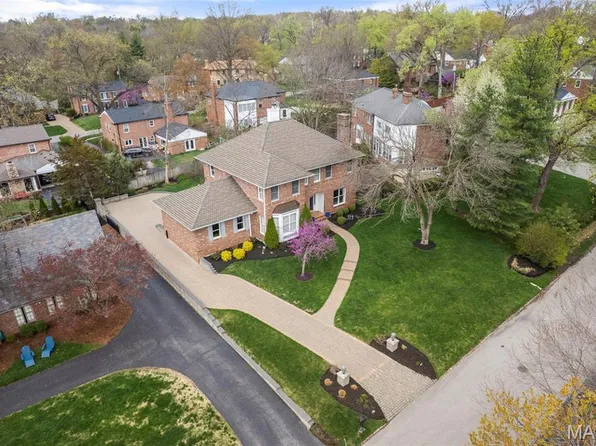 21 Rio Vista Dr, Saint Louis, MO 63124