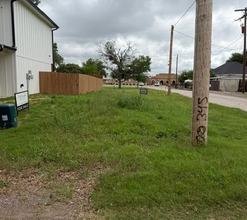 301 Live Oak St