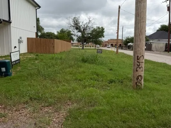 301 Live Oak St, Valley Mills, TX 76689